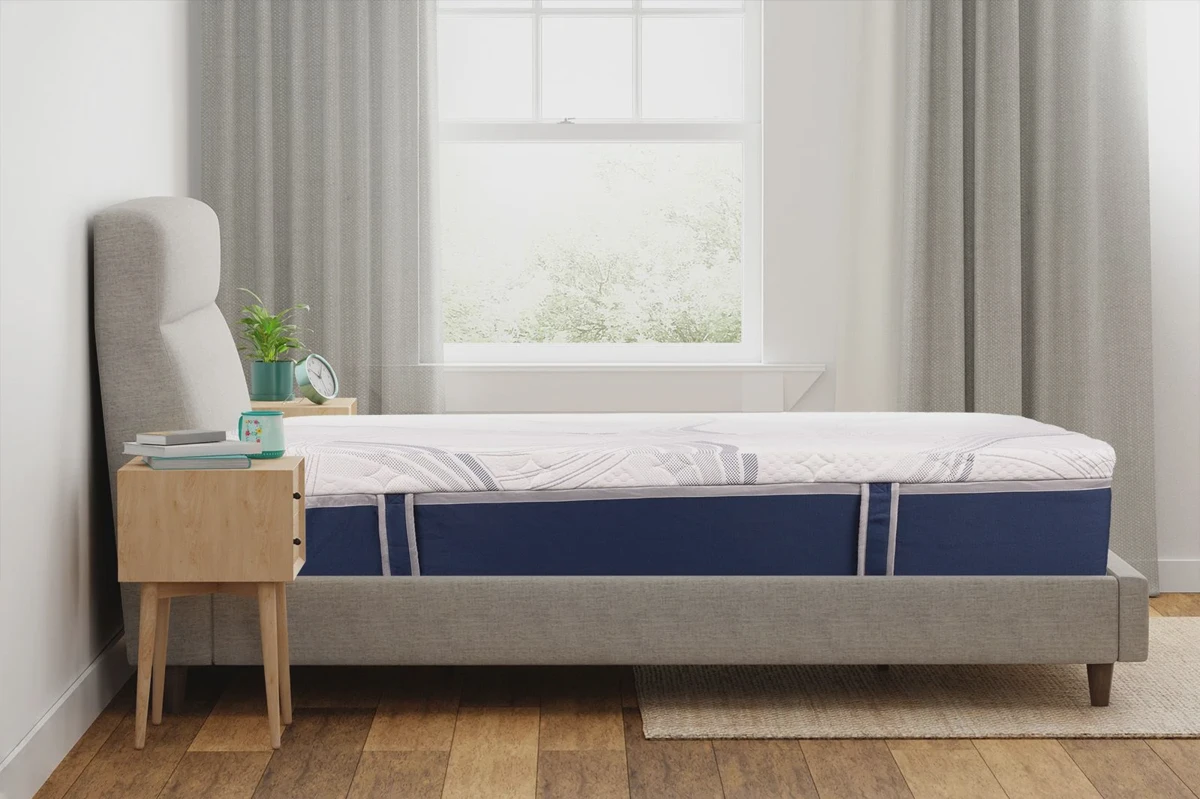 Novaform ComfortGrande mattress side-angle product photo