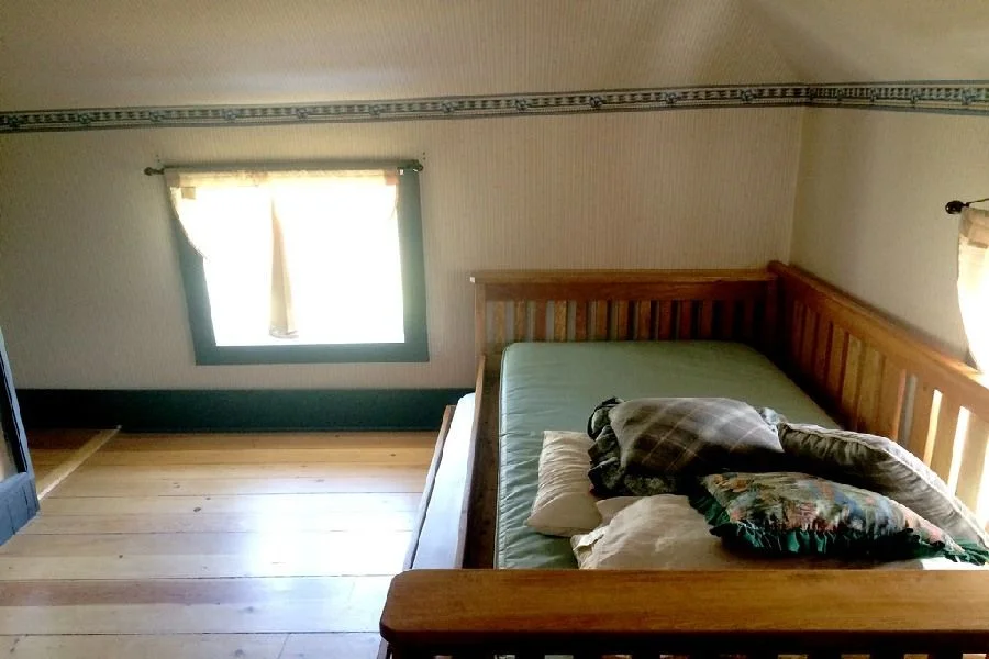 Are Trundle Beds Suitable for Adults? Comfort, Safety, and Size Limits
