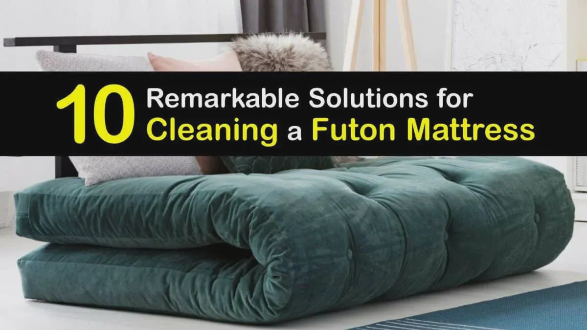 Sprinkling baking soda on a futon mattress to deodorize before vacuuming