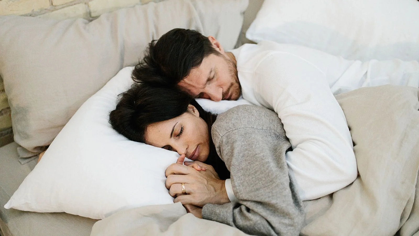Naturepedic vs. Happsy: Which Organic Mattress Wins for Your Sleep & Budget?