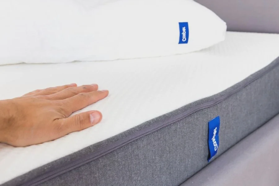 Low-profile trundle mattress between 6 and 8 inches thick