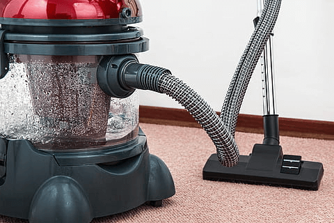 There are 5 common types of carpet cleaners.
